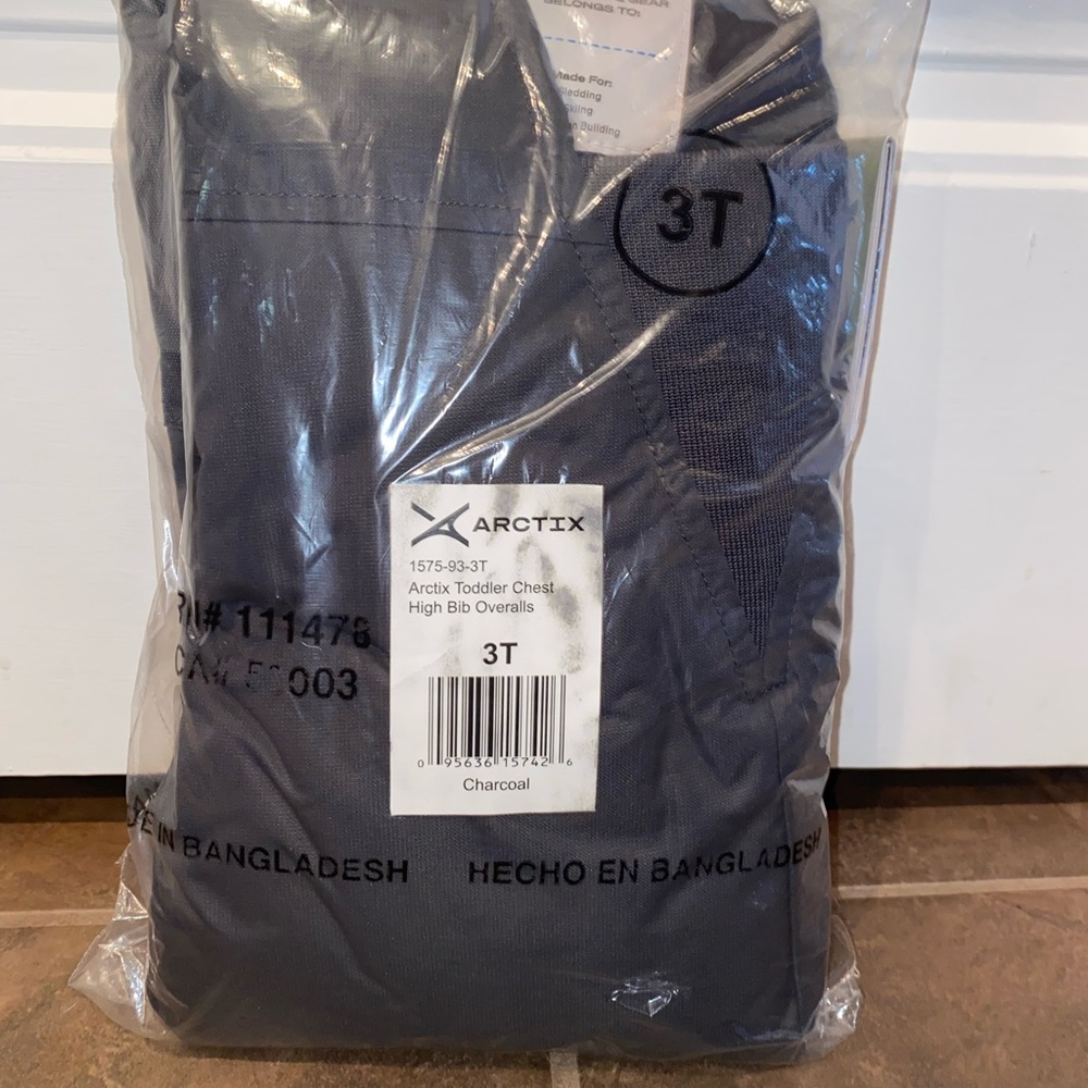 NEW!!! Toddler snow overalls 3T with tags